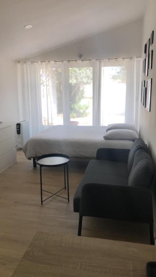Studio Refait A Neuf Avec Jardin Aigues Mortes Ngoại thất bức ảnh